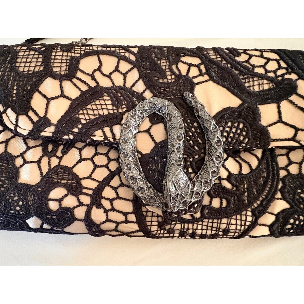 Gianni Bini Lace Envelope Clutch Snake Buckle Satin NWT Detachable Strap - Picture 4 of 10